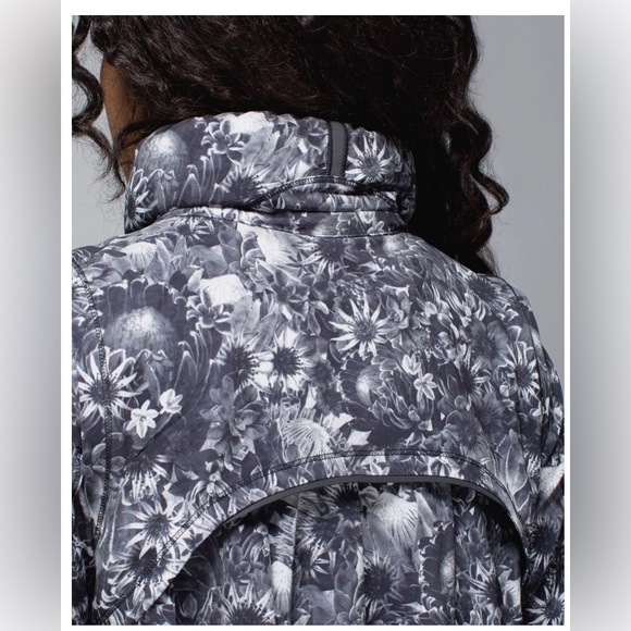 Lululemon Bring Back The Track Jacket Flowabunga Black Angel Wing W4D99S floral - Picture 8 of 15